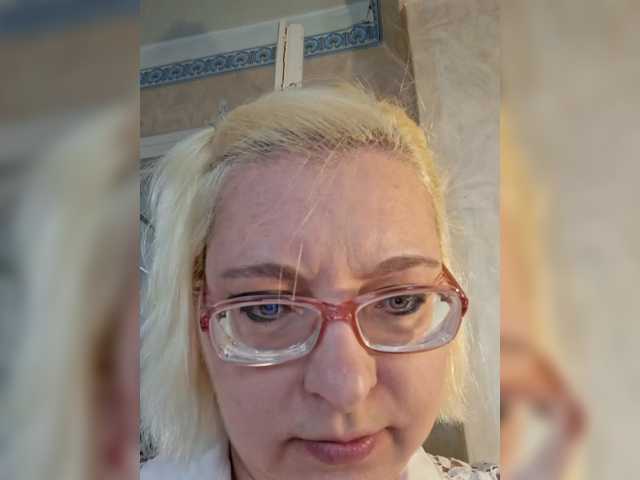 Vika211's BongaCams show and profile