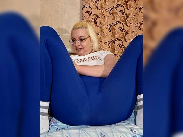 Vika211's BongaCams show and profile