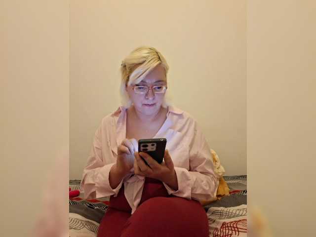 Vika211's BongaCams show and profile