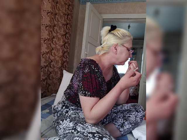 Vika211's BongaCams show and profile