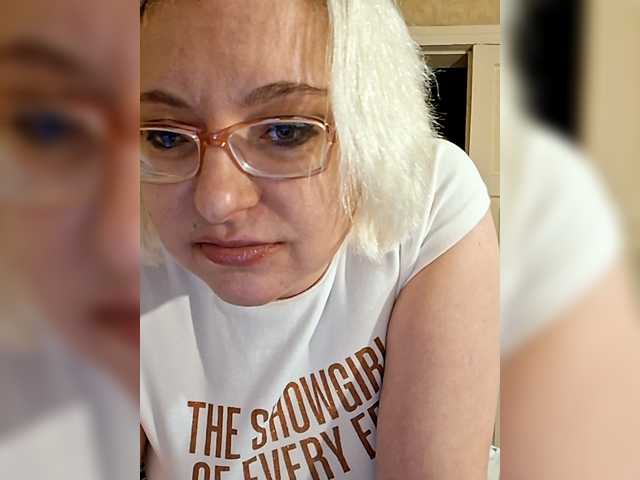 Vika211's BongaCams show and profile