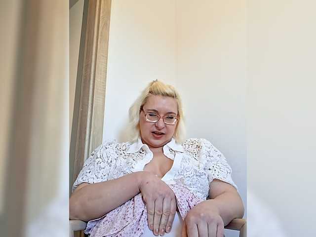 Vika211's BongaCams show and profile