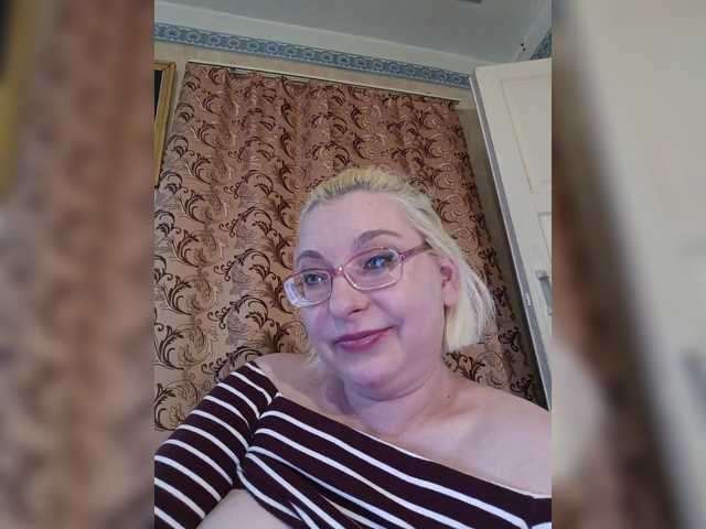 Vika211's BongaCams show and profile