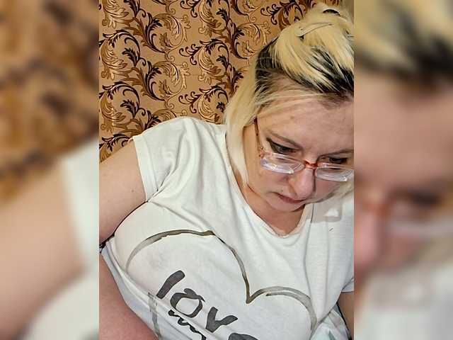 Vika211's BongaCams show and profile