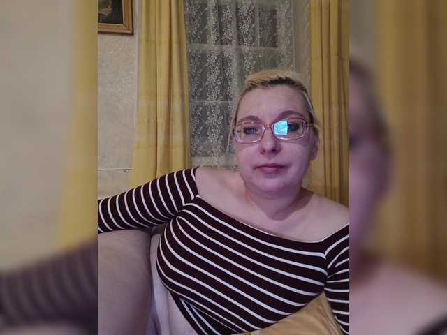 Vika211's BongaCams show and profile