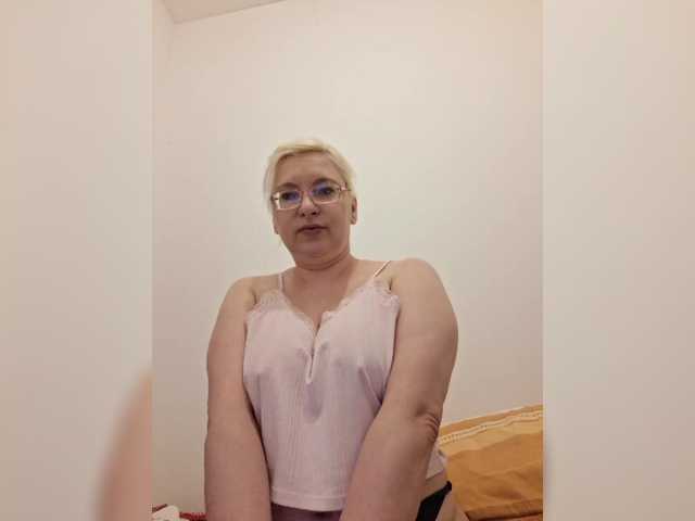 Vika211's BongaCams show and profile