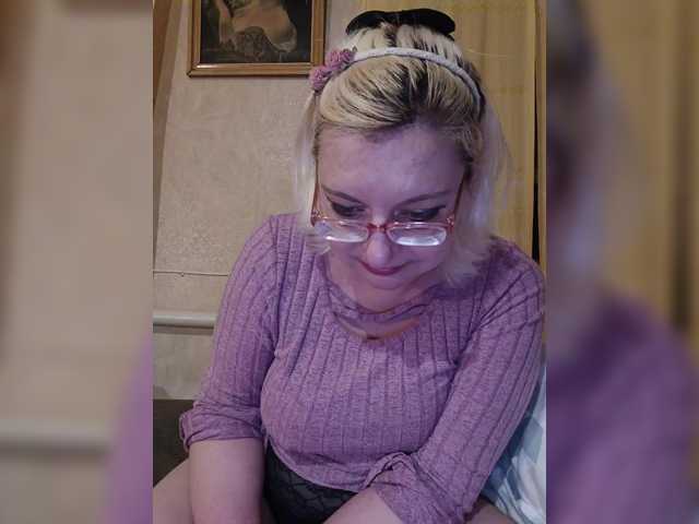 Vika211's BongaCams show and profile