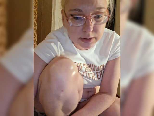 Vika211's BongaCams show and profile