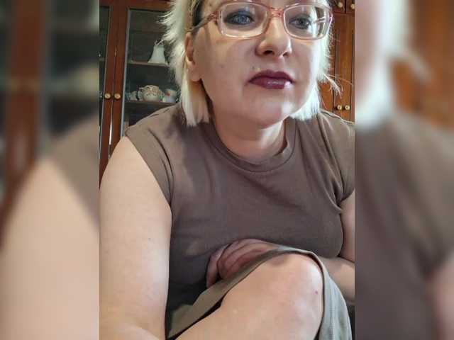 Vika211's BongaCams show and profile