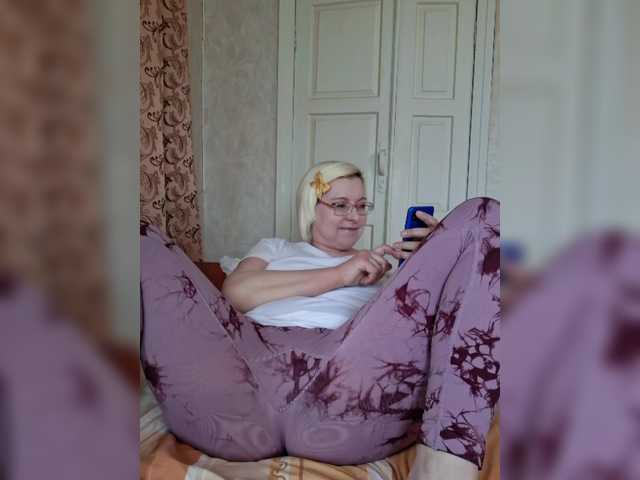 Vika211's BongaCams show and profile