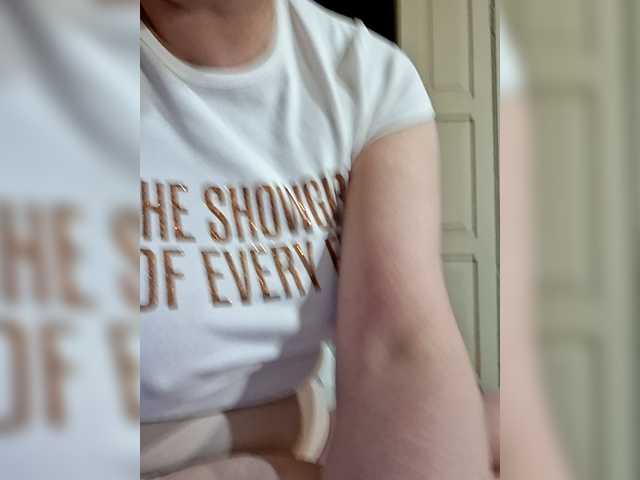 Vika211's BongaCams show and profile