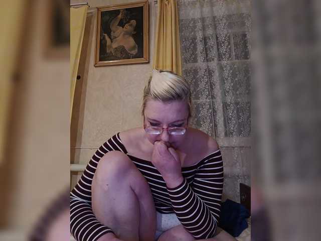 Vika211's BongaCams show and profile