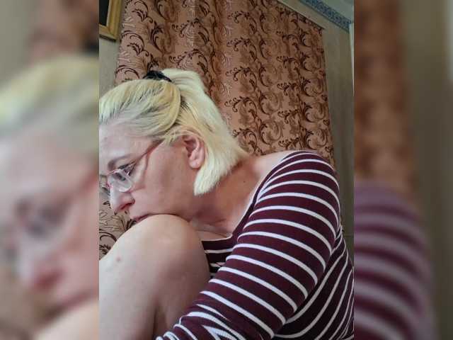 Vika211's BongaCams show and profile