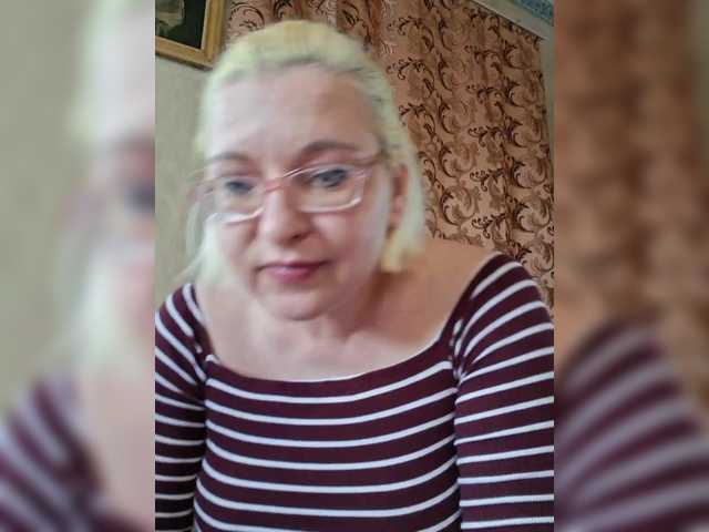 Vika211's BongaCams show and profile