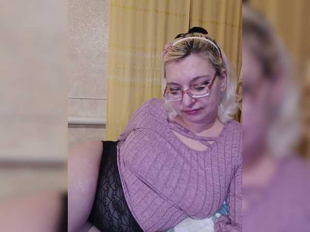 Vika211's BongaCams show and profile