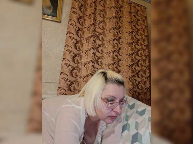 Vika211's BongaCams show and profile