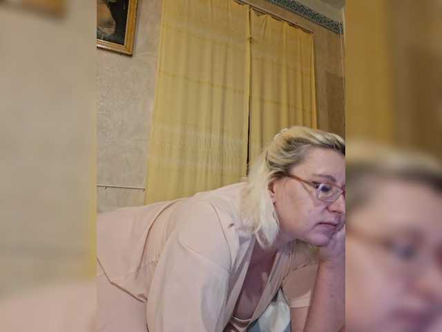 Vika211's BongaCams show and profile