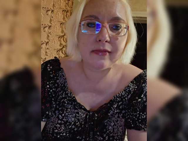 Vika211 live cam profile