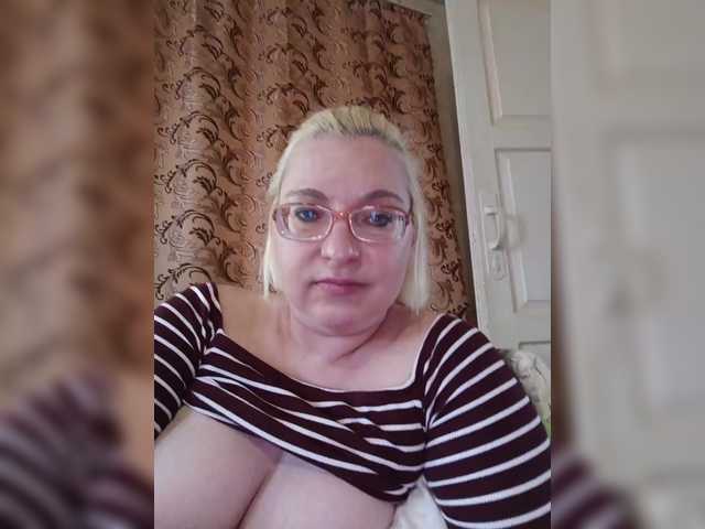 Vika211's BongaCams show and profile