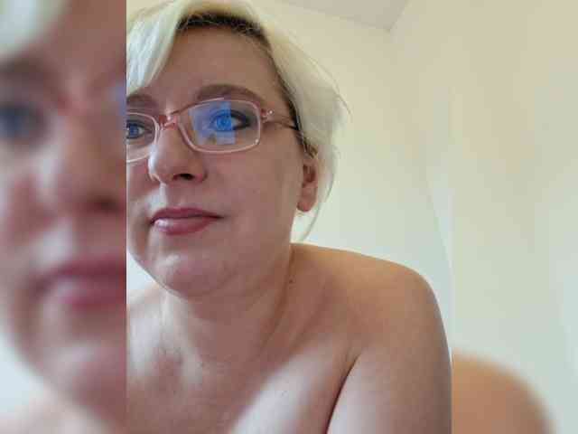 Vika211 webcam