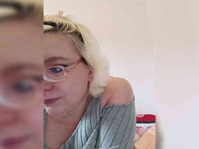 Vika211 bongacams