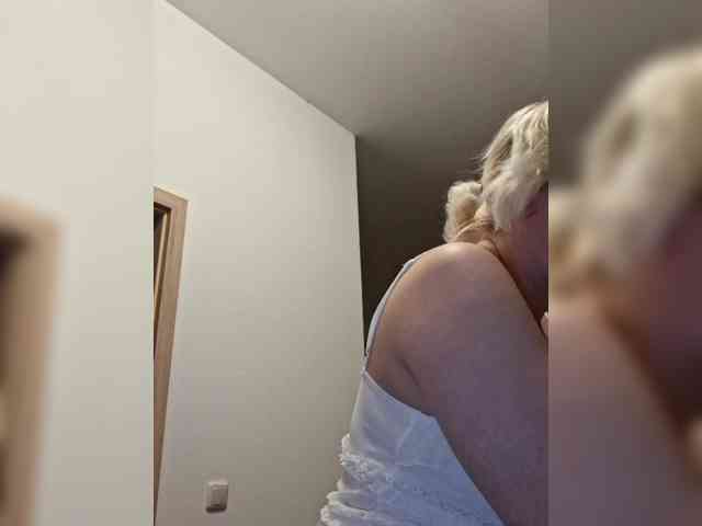Vika211 webcam