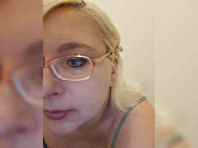Vika211 webcam