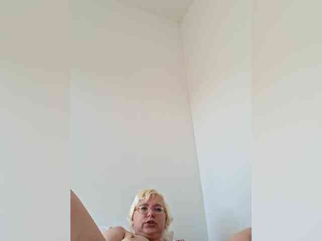 Vika211 webcam