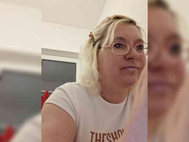 Vika211 webcam