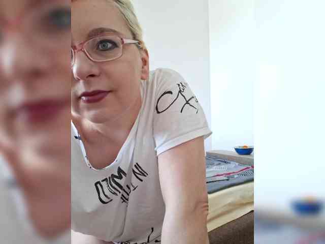 Vika211 webcam
