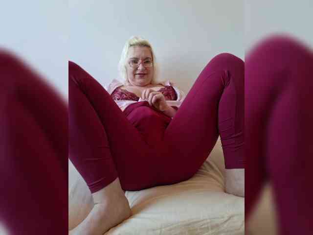 Vika211 Live Webcam on BongaCams