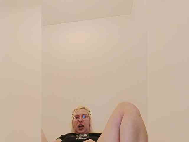 Vika211 Live Webcam on BongaCams
