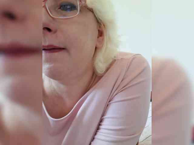 Vika211 webcam