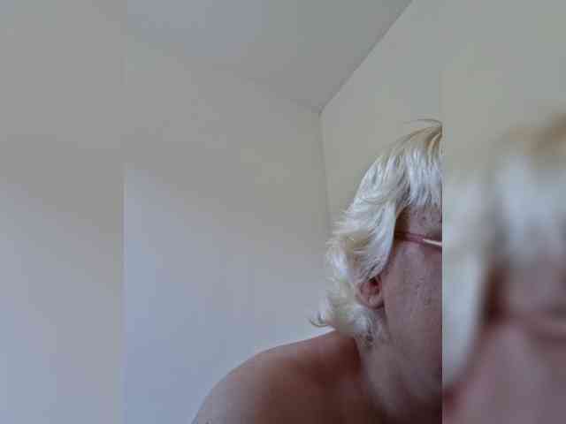 Vika211 webcam