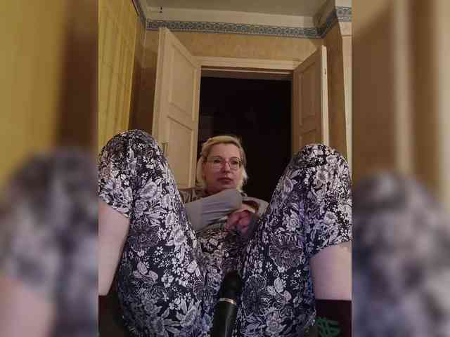 Vika211 Live Webcam on BongaCams