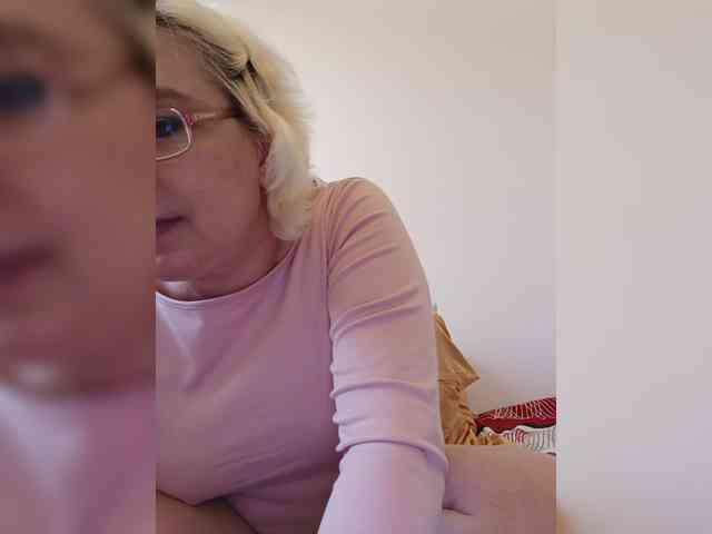Vika211 Live Webcam on BongaCams