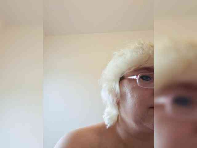 Vika211 webcam