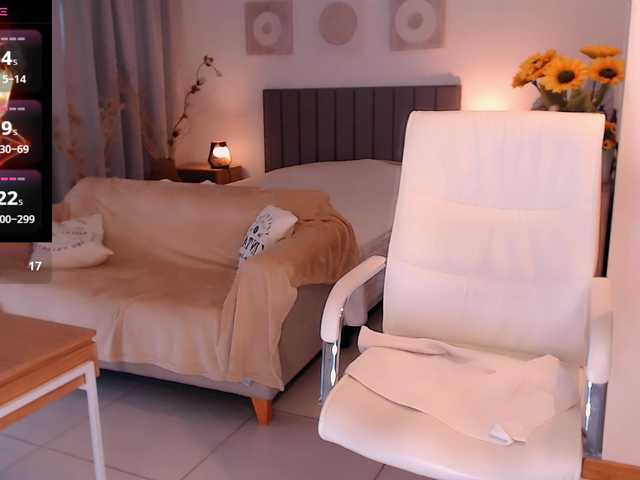 Tilly-Eliot's BongaCams show and profile