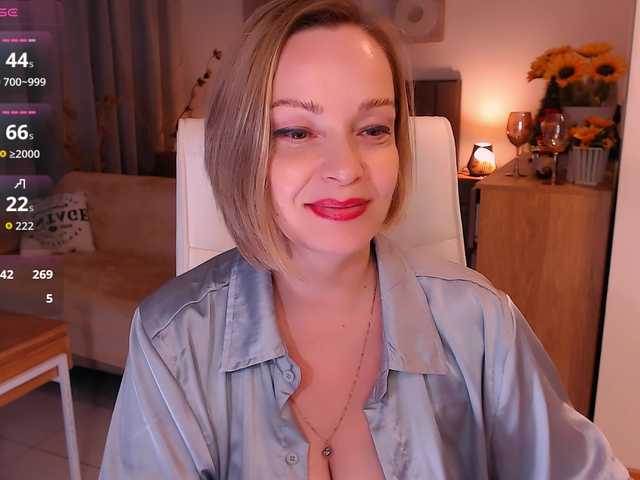 Tilly-Eliot's BongaCams show and profile