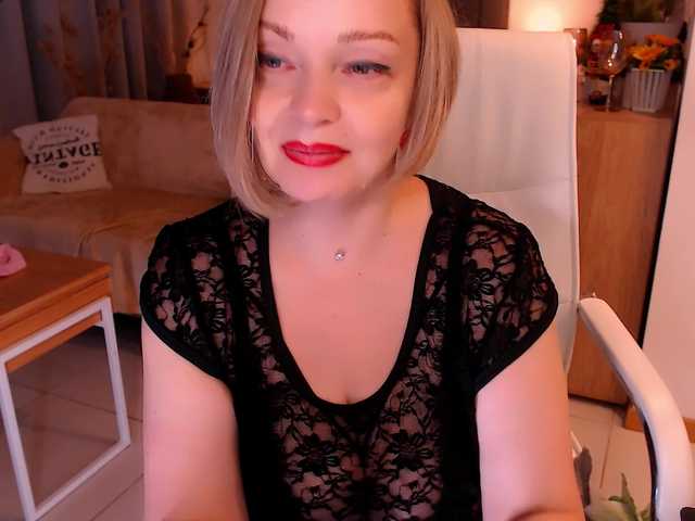 Tilly-Eliot's BongaCams show and profile