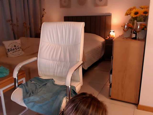 Tilly-Eliot's BongaCams show and profile