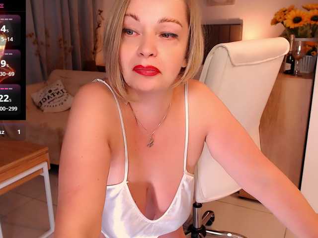 Tilly-Eliot's BongaCams show and profile