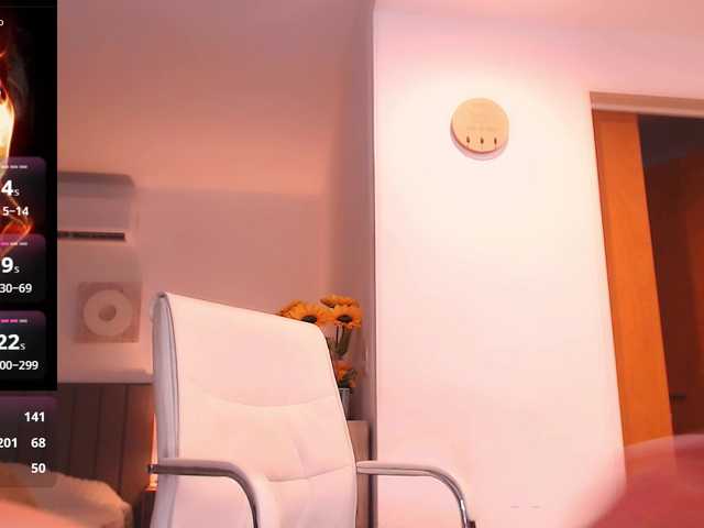 Tilly-Eliot's BongaCams show and profile