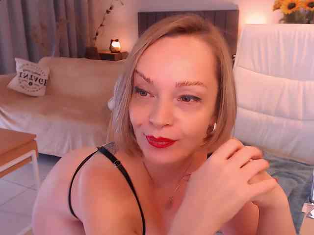 Tilly-Eliot Live Webcam on BongaCams