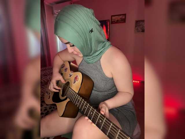 Plennica's BongaCams show and profile