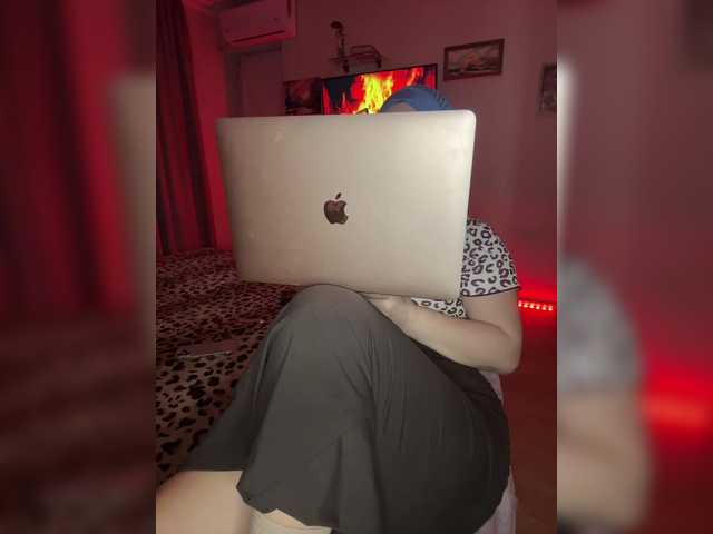 Plennica's BongaCams show and profile