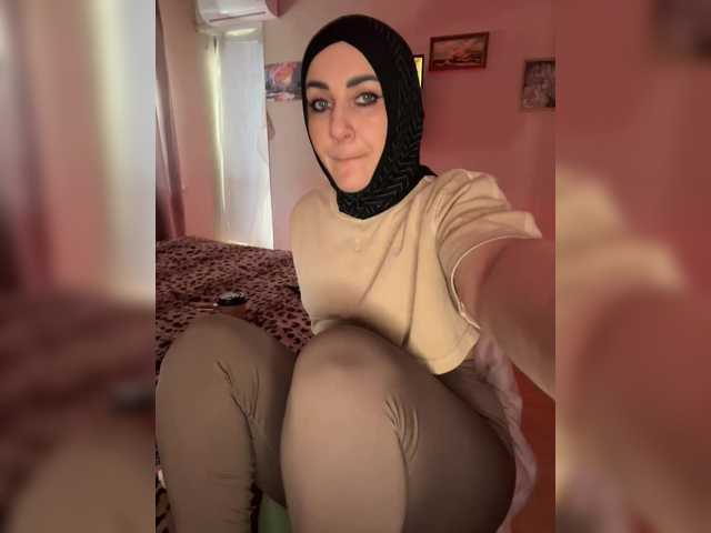 Plennica's BongaCams show and profile