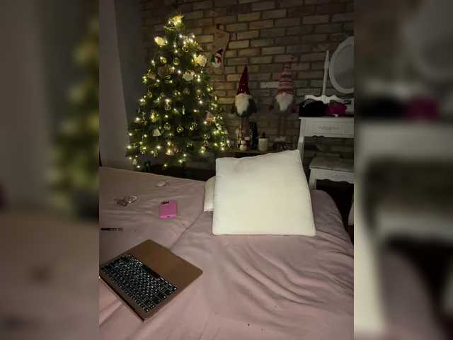 Plennica's BongaCams show and profile