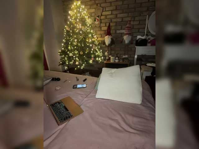 Plennica's BongaCams show and profile