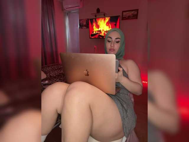 Plennica's BongaCams show and profile
